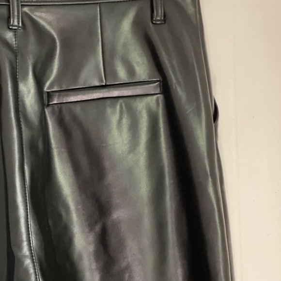 Abercrombie & Fitch The Skinny Ultra High Rise Black Vegan Leather Pants 8/29L - Picture 10 of 14